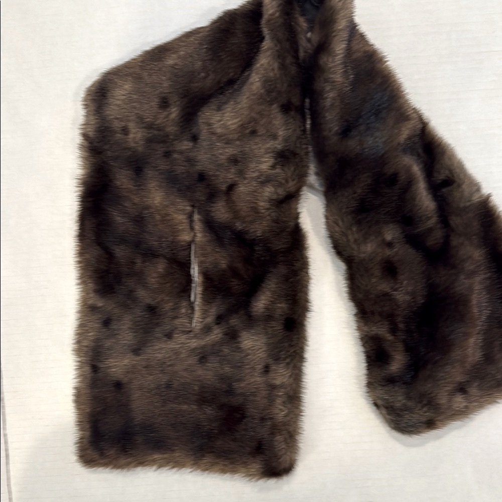 Stevie Mac Luxurious Brown Faux Fur Stole - Picture 3 of 8